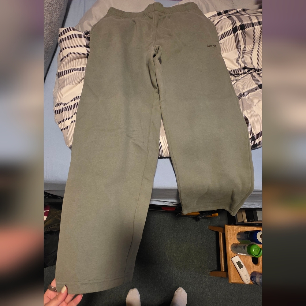 Aritzia MEGA Fit Straight Leg